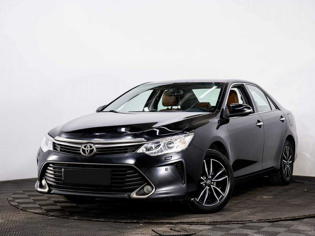 Toyota Camry 2017 года с пробегом. Посмотреть фото