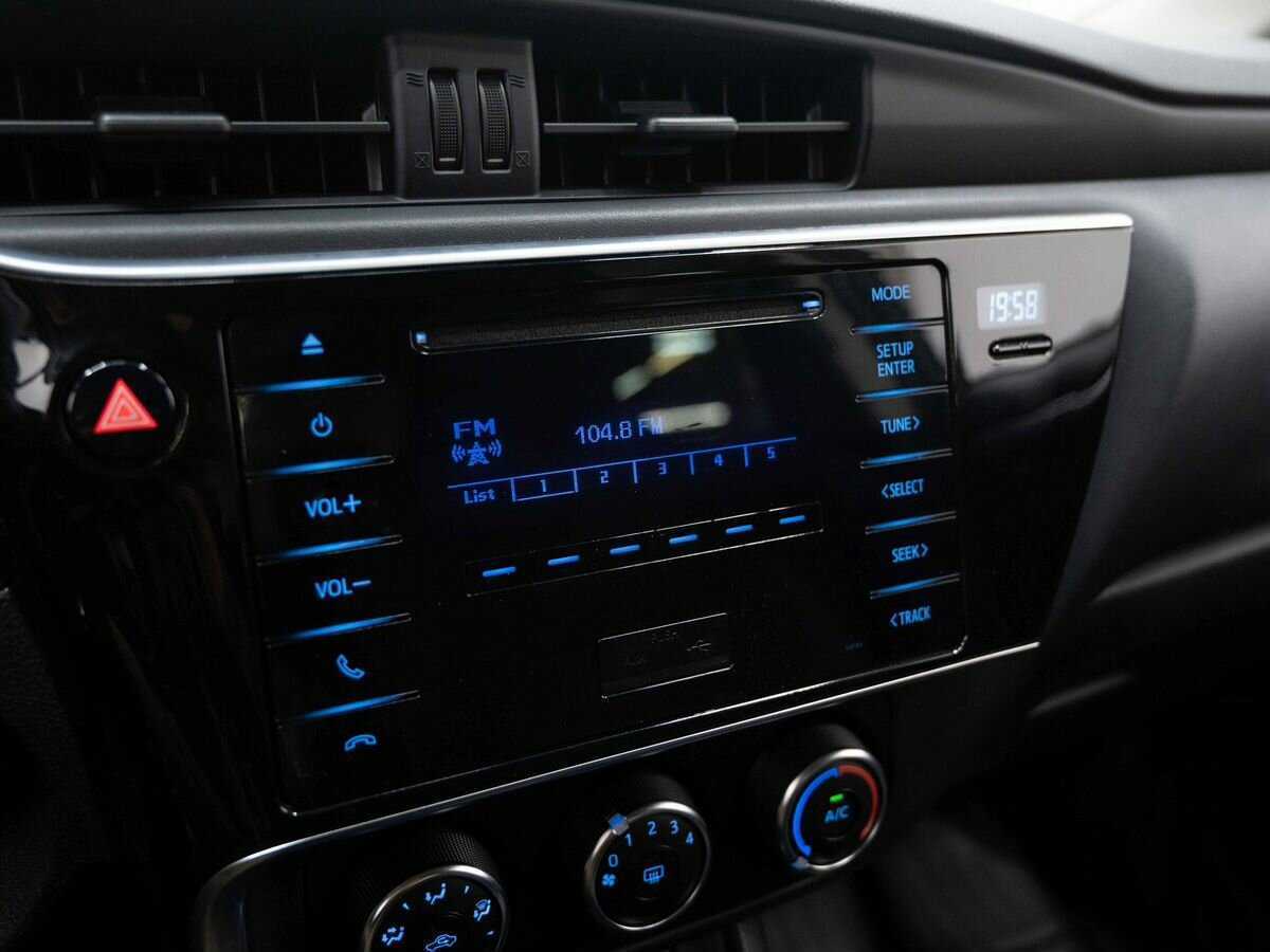 Toyota Corolla 2017 года с пробегом. Фото: #17