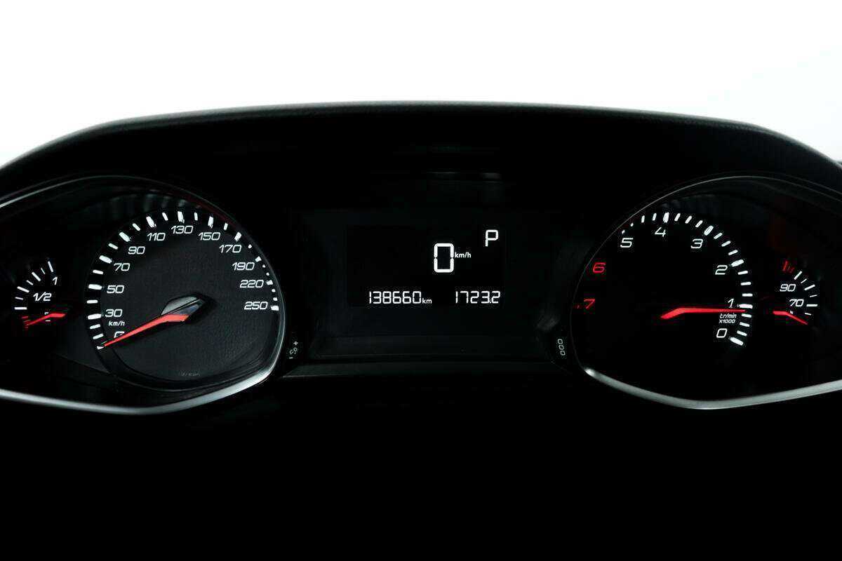 Peugeot 308 2014 года с пробегом. Фото: #9