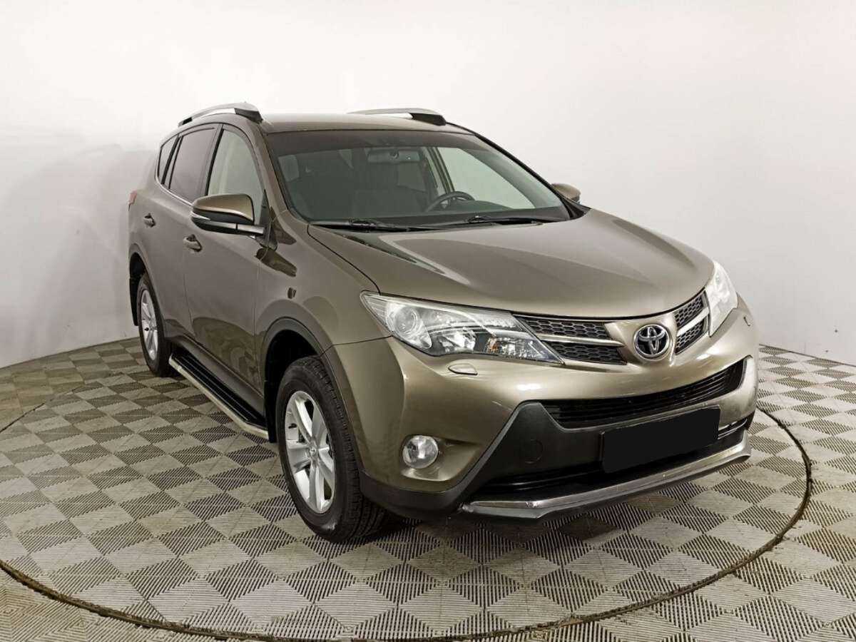 Toyota RAV4 2014 года с пробегом. Фото: #2
