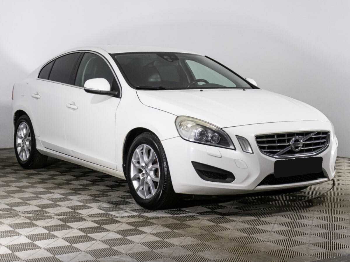 Volvo S60 2012 года с пробегом. Фото: #2