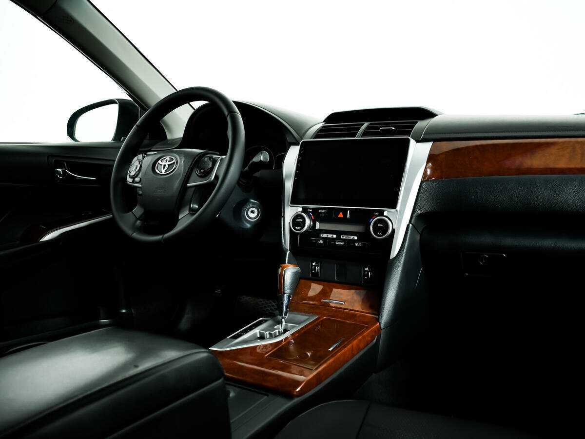 Toyota Camry 2013 года с пробегом. Фото: #8