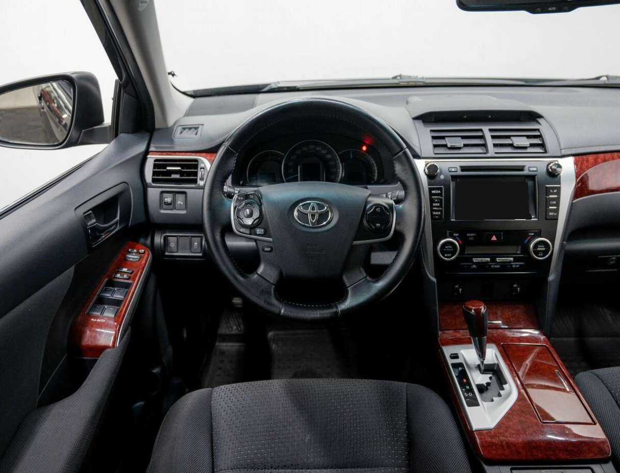 Toyota Camry 2014 года с пробегом. Фото: #14