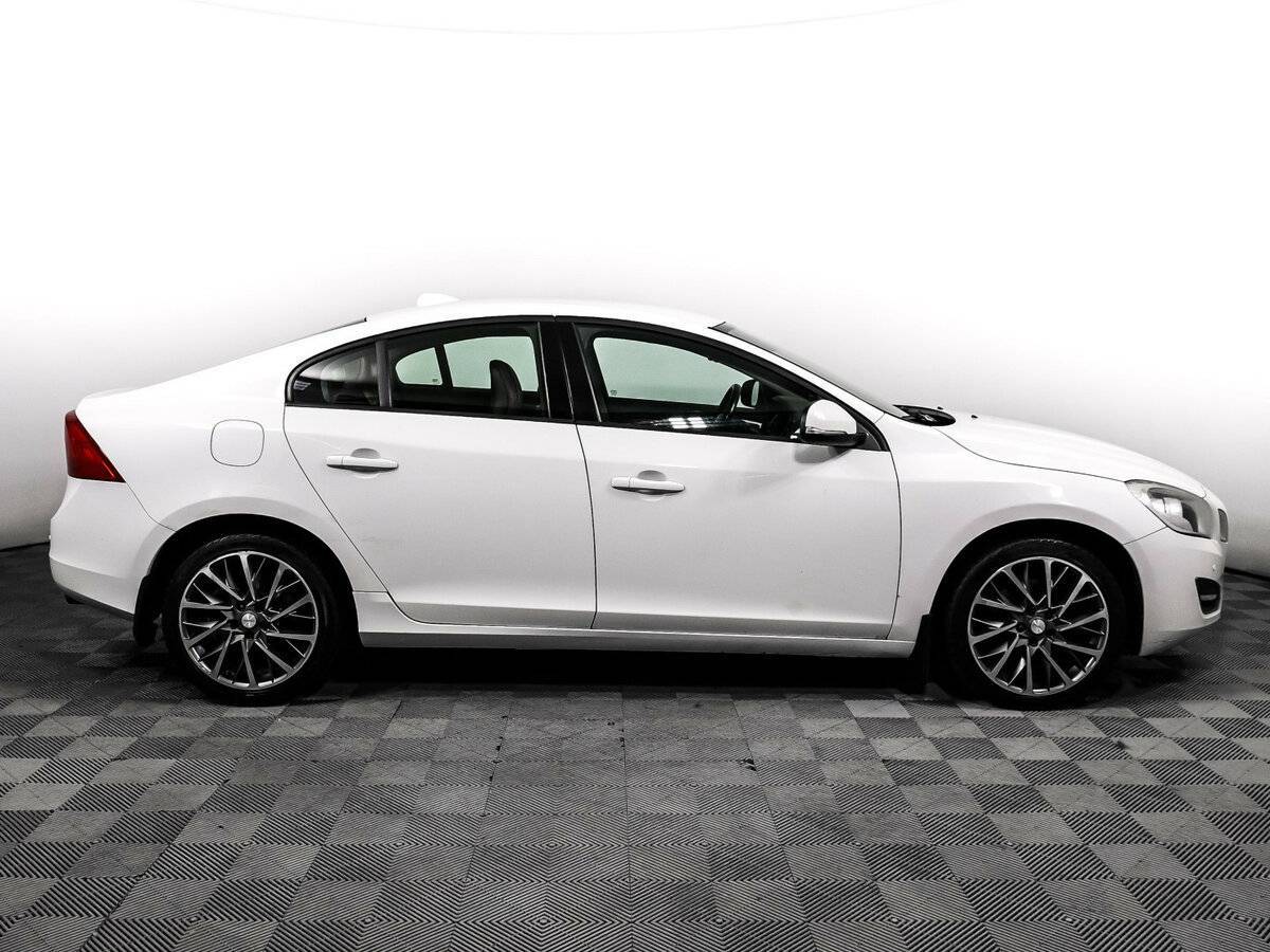 Volvo S60 2012 года с пробегом. Фото: #3