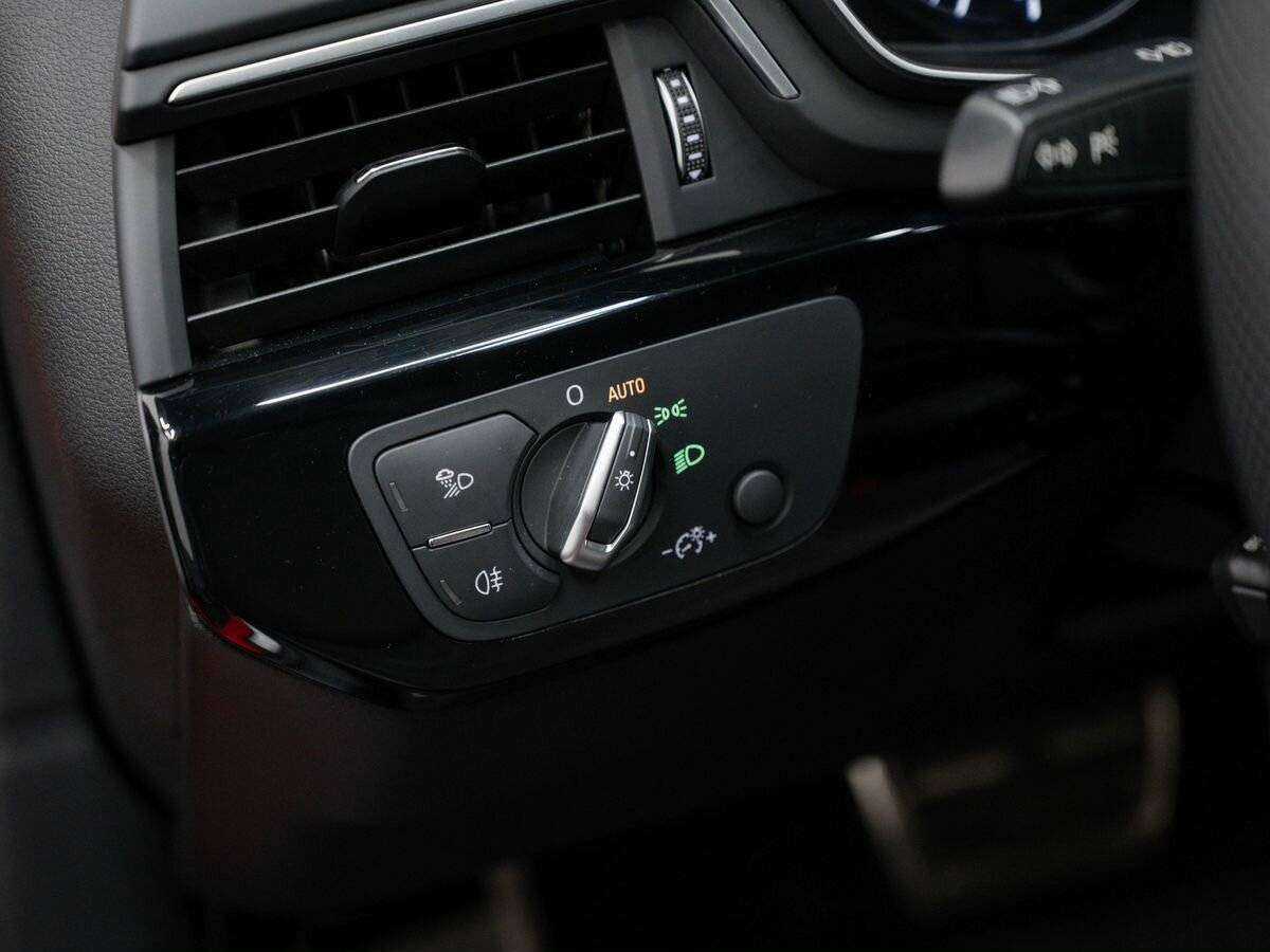 Audi A4 2019 года с пробегом. Фото: #18