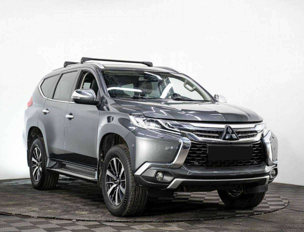 Mitsubishi Pajero Sport 2018 года с пробегом. Фото: #2