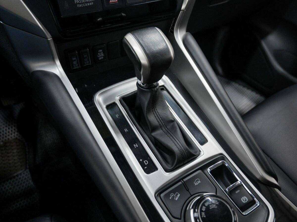 Mitsubishi Pajero Sport 2018 года с пробегом. Фото: #16