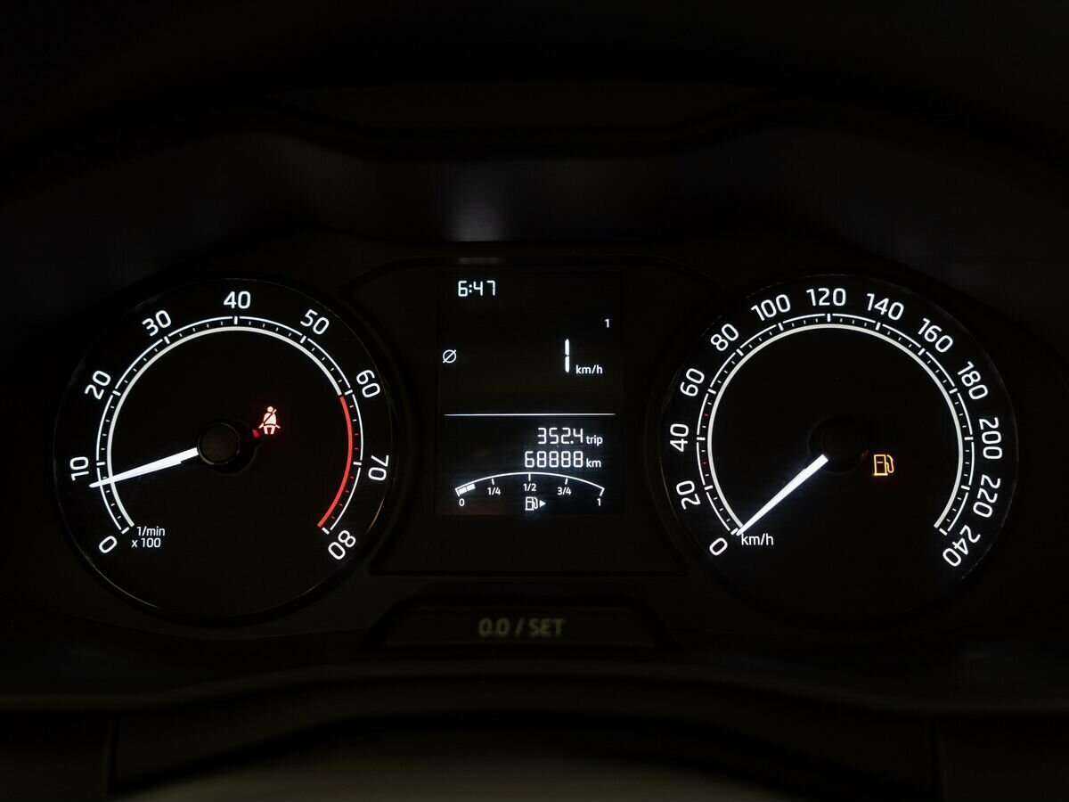 Skoda Rapid 2021 года с пробегом. Фото: #12