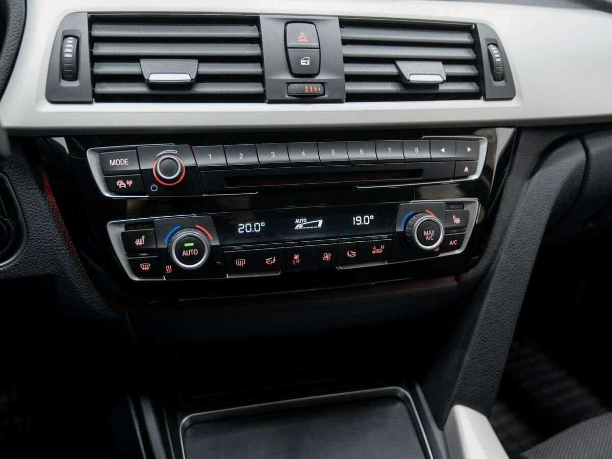 BMW 3 серии 2016 года с пробегом. Фото: #19