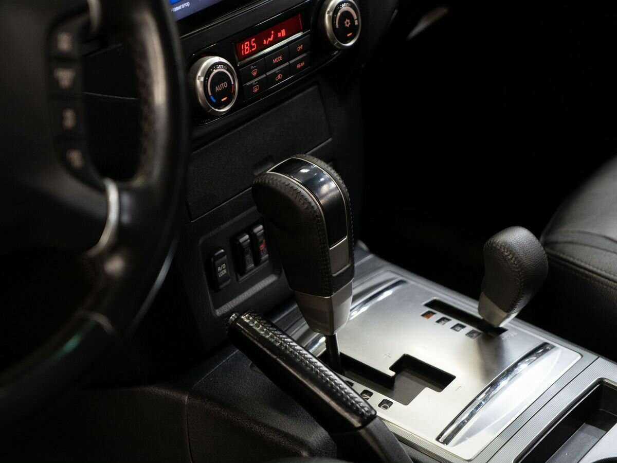 Mitsubishi Pajero 2012 года с пробегом. Фото: #11