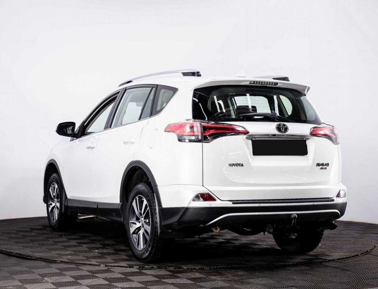 Toyota RAV4 2019 года с пробегом. Фото: #3