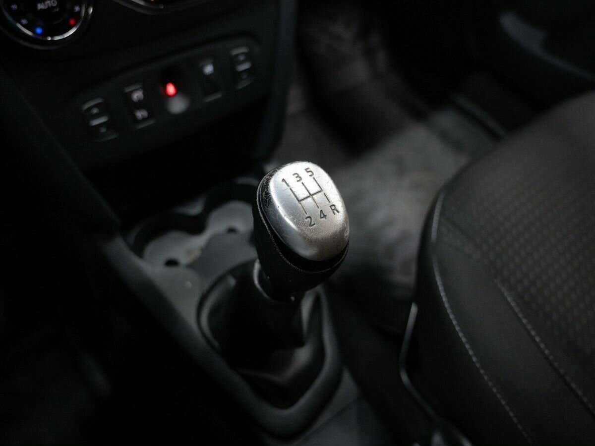 Б/У Рено Логан 2020 года. Фото: #16