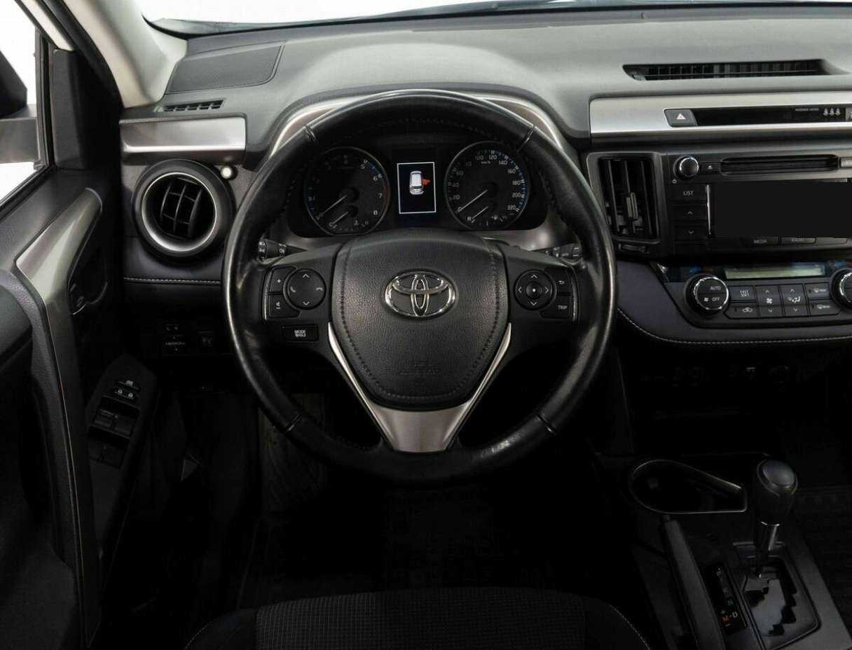Toyota RAV4 2018 года с пробегом. Фото: #12