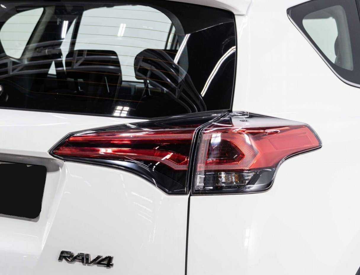 Toyota RAV4 2018 года с пробегом. Фото: #17