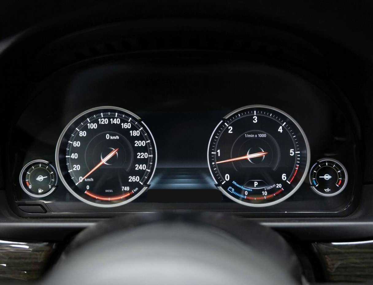 BMW 5 серии 2016 года с пробегом. Фото: #17