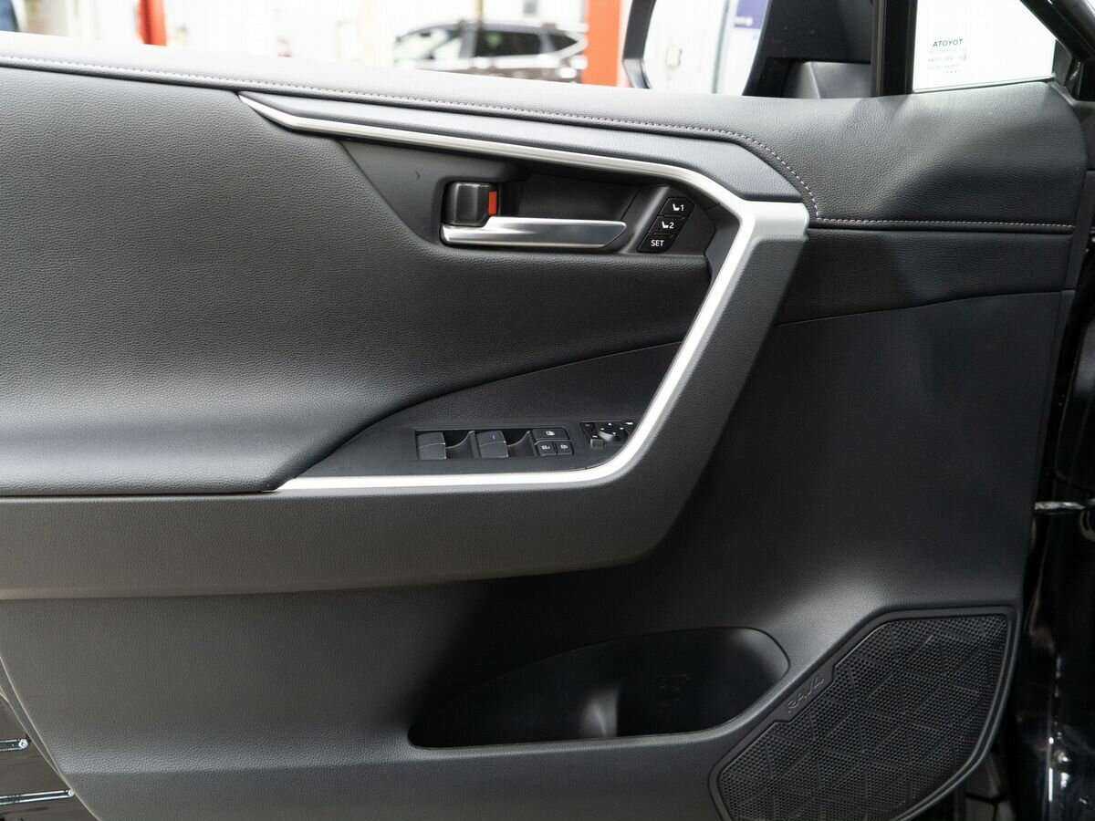 Toyota RAV4 2020 года с пробегом. Фото: #14