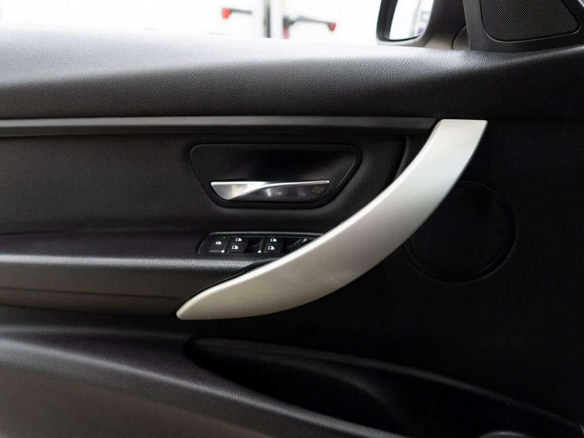 BMW 3 серии 2015 года с пробегом. Фото: #14