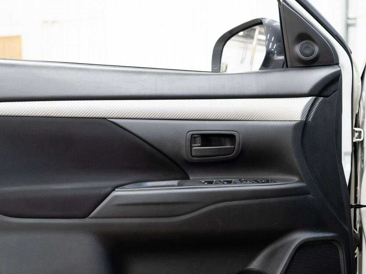 Mitsubishi Outlander 2015 года с пробегом. Фото: #16