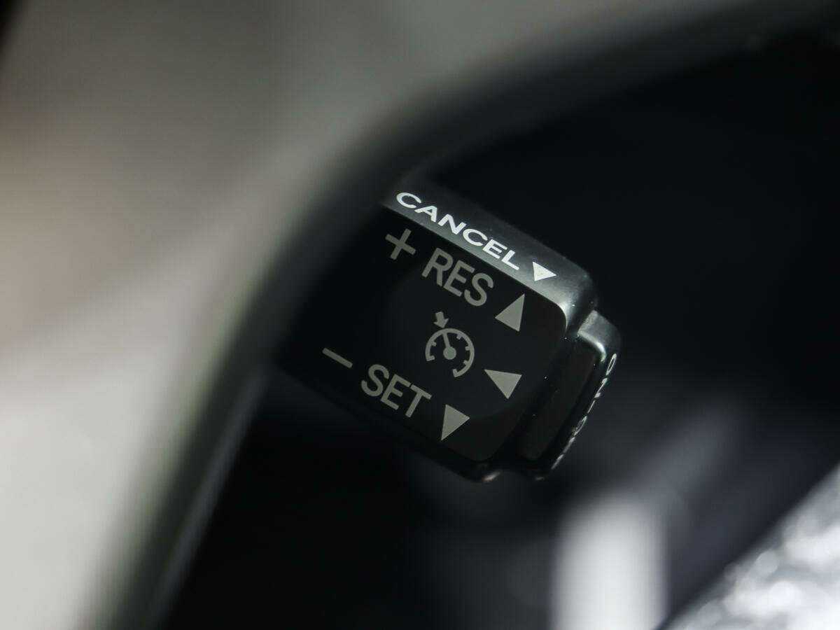 Toyota Land Cruiser Prado 2012 года с пробегом. Фото: #17