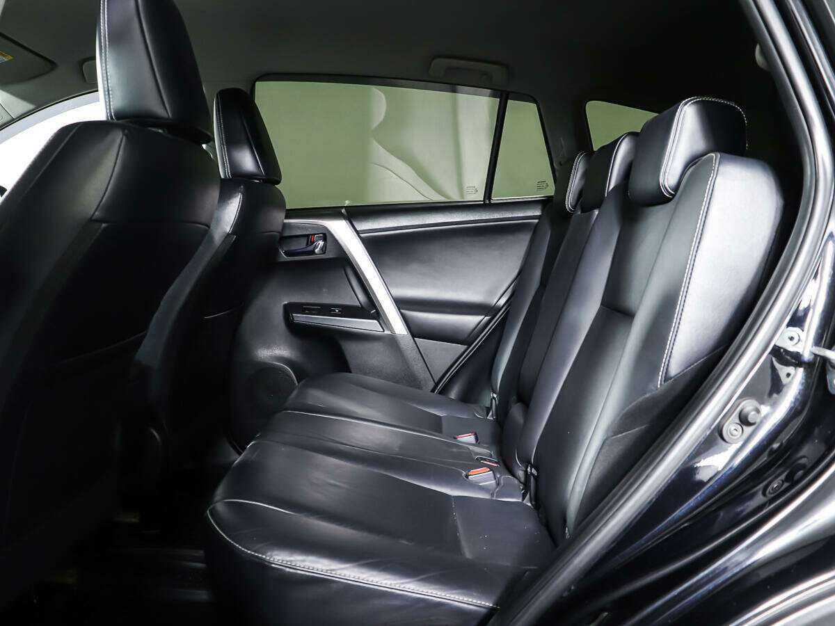 Toyota RAV4 2018 года с пробегом. Фото: #10