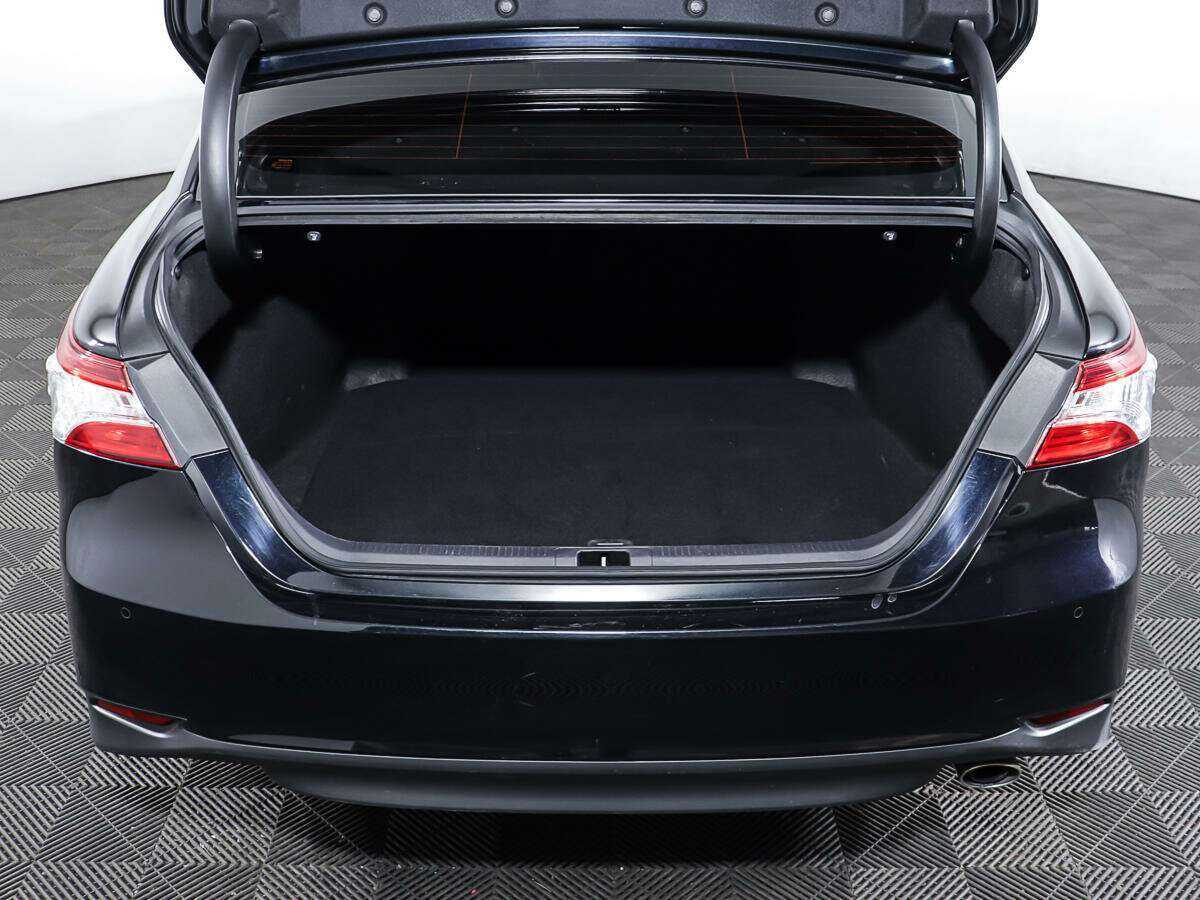 Toyota Camry 2020 года с пробегом. Фото: #6