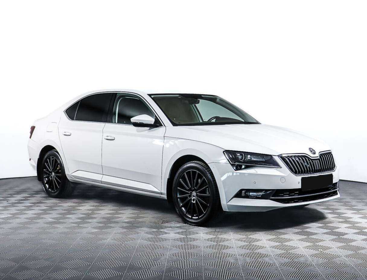 Skoda Superb 2017 года с пробегом. Фото: #2