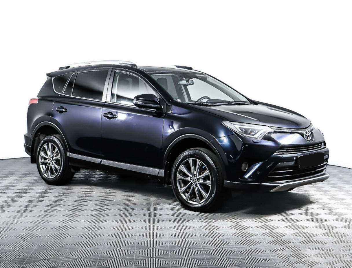 Toyota RAV4 2018 года с пробегом. Фото: #2
