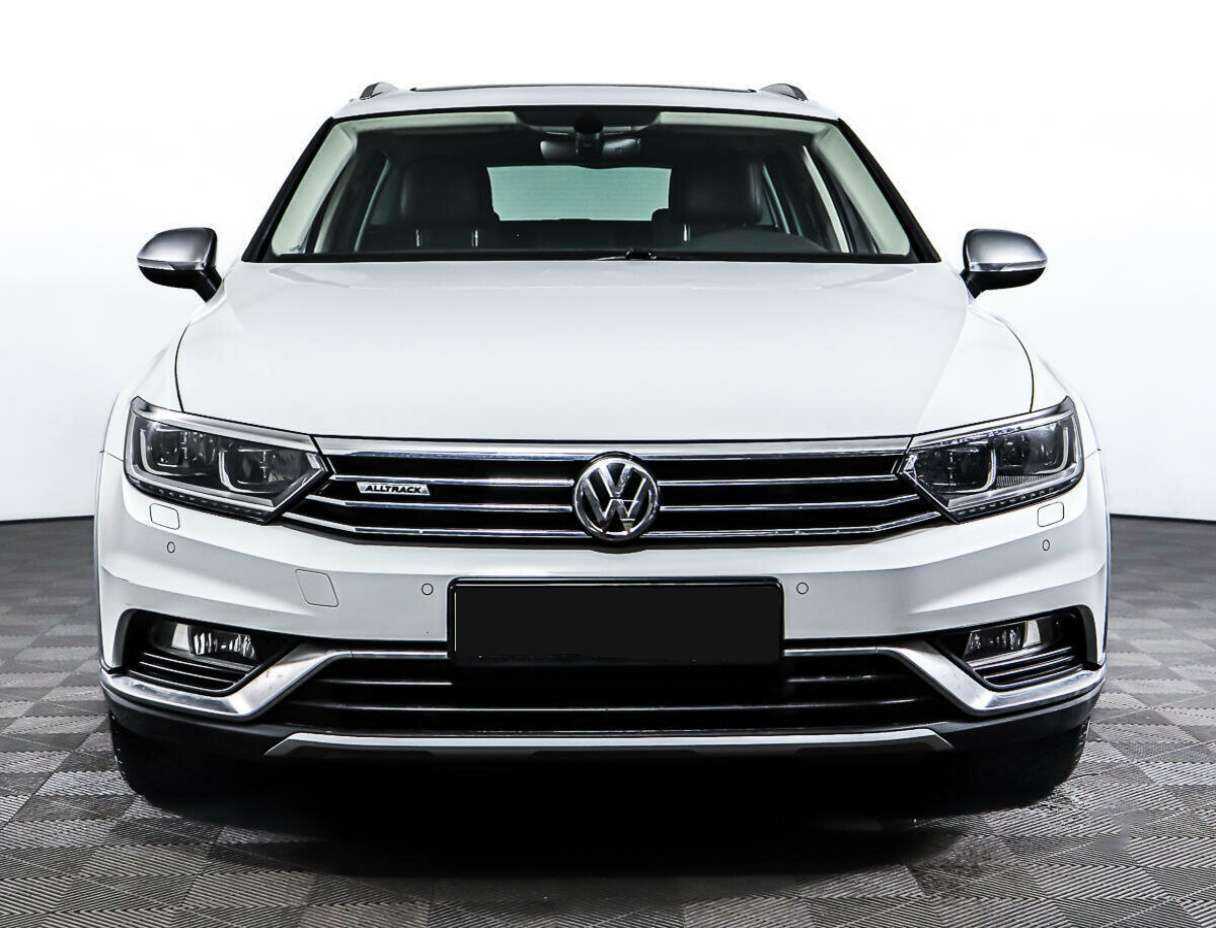 Volkswagen Passat 2018 года с пробегом. Фото: #1