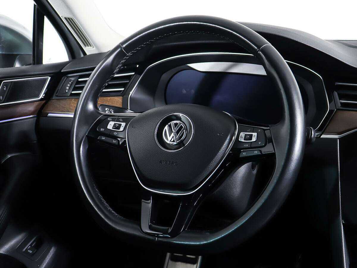 Volkswagen Passat 2018 года с пробегом. Фото: #14