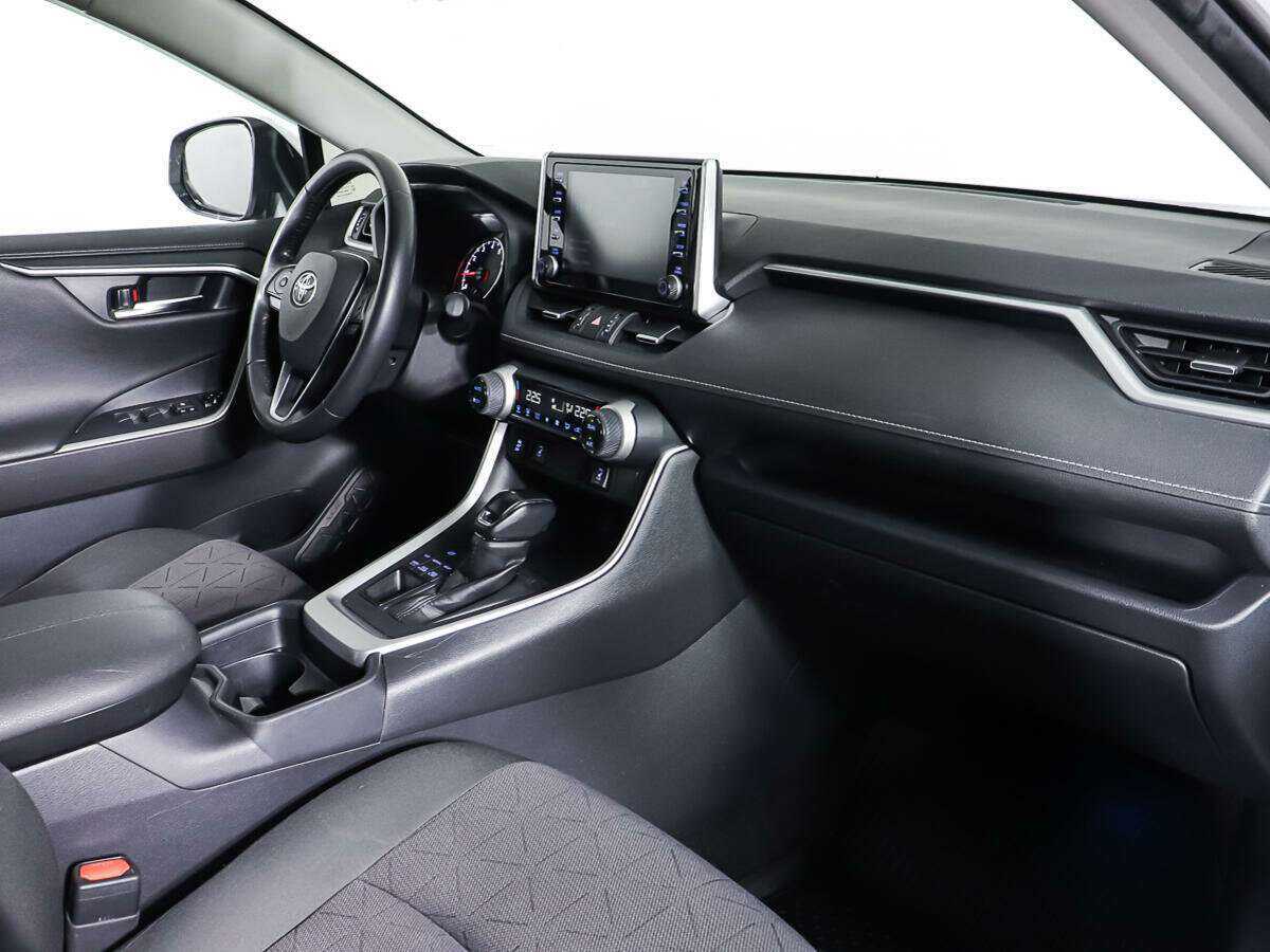 Toyota RAV4 2020 года с пробегом. Фото: #9