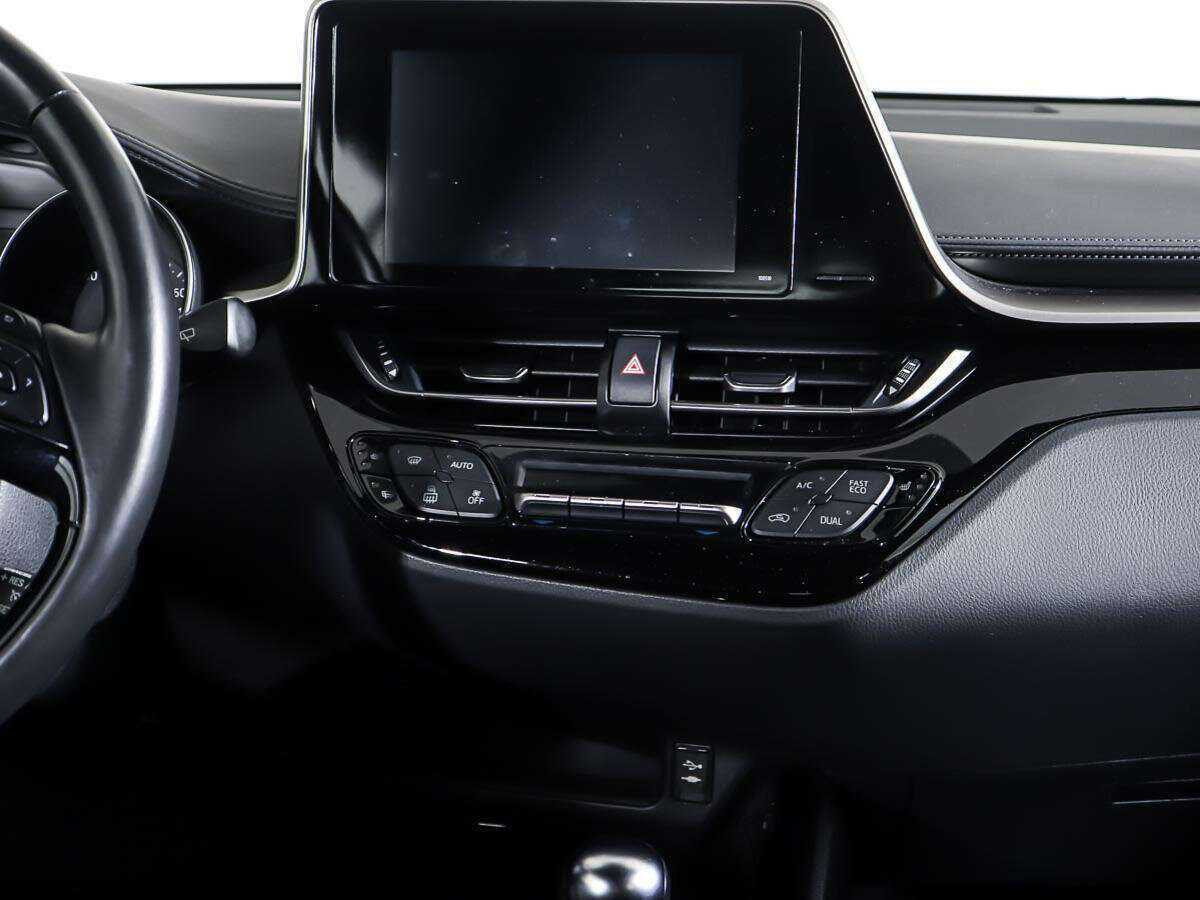 Toyota C-HR 2019 года с пробегом. Фото: #11