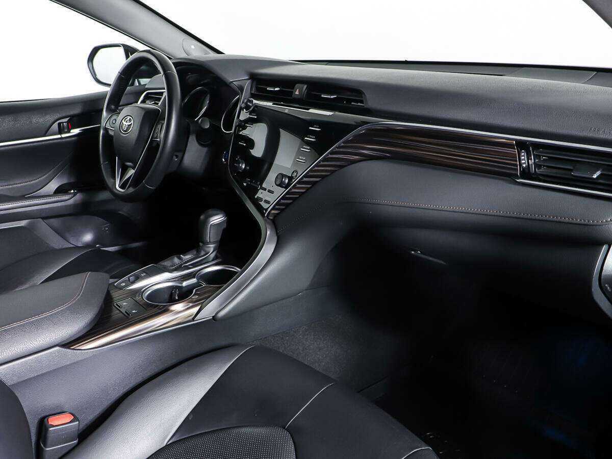Toyota Camry 2019 года с пробегом. Фото: #8