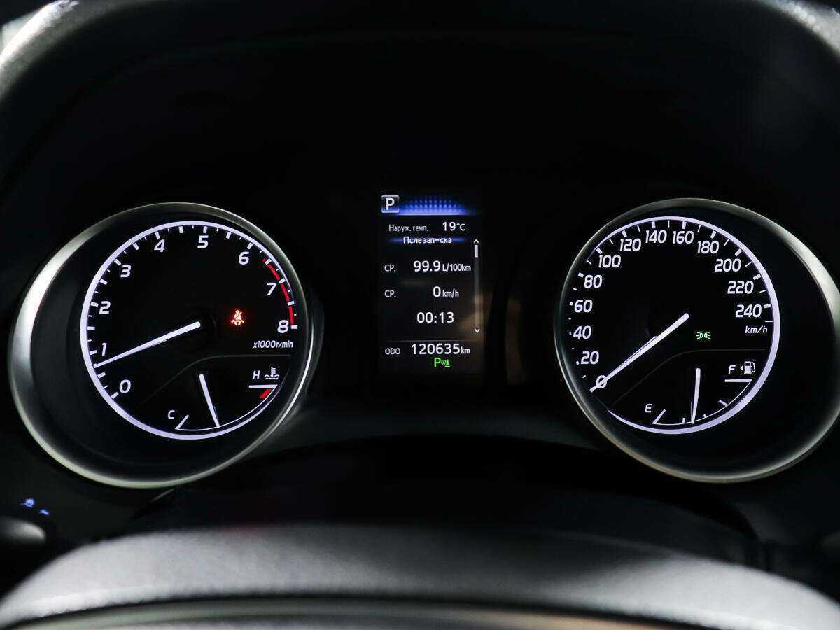 Toyota Camry 2018 года с пробегом. Фото: #13