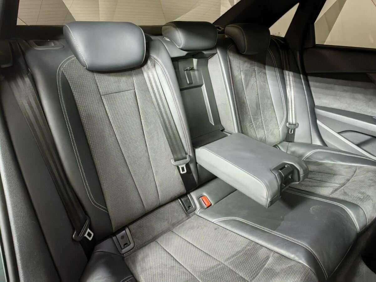 Audi A4 2018 года с пробегом. Фото: #12