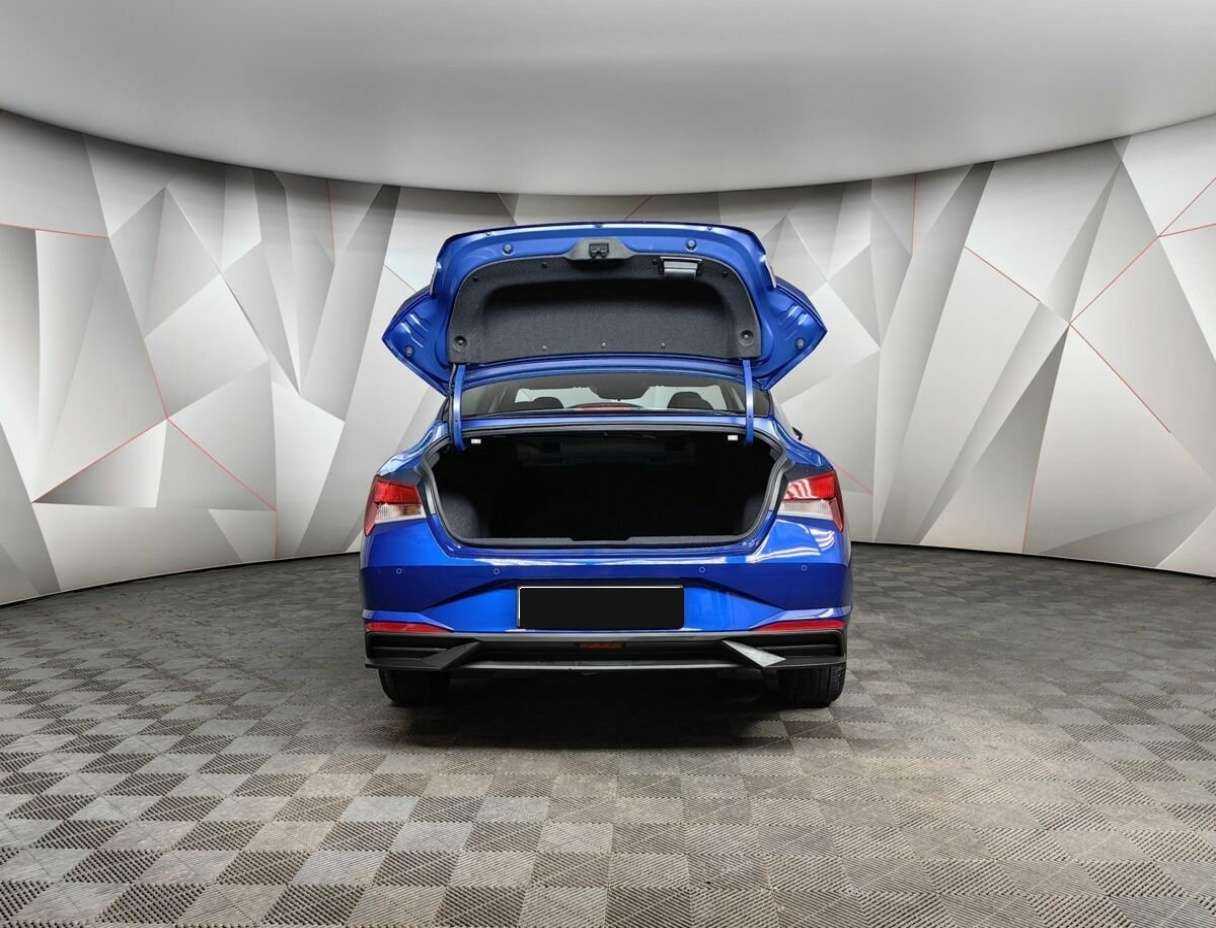 Hyundai Elantra 2022 года с пробегом. Фото: #18