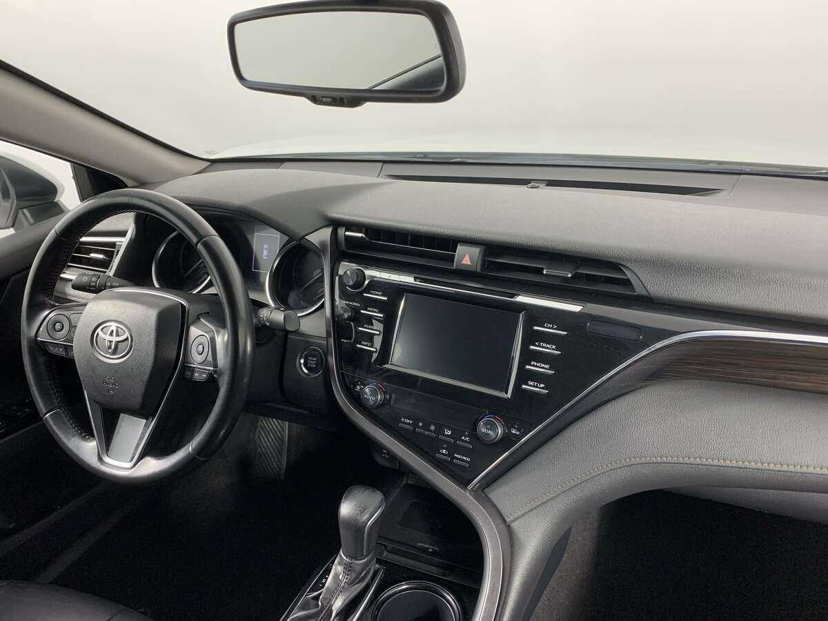 Toyota Camry 2020 года с пробегом. Фото: #8