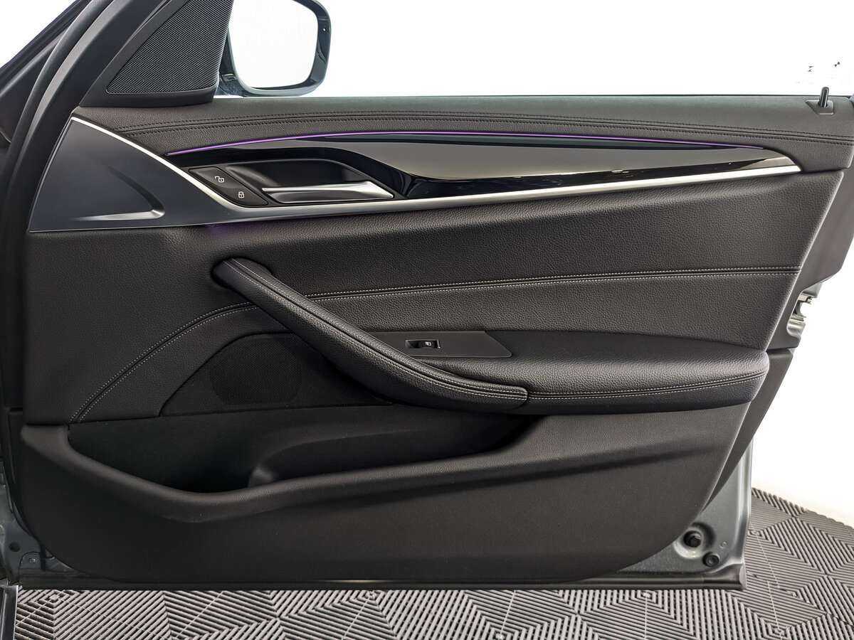 BMW 5 серии 2019 года с пробегом. Фото: #17