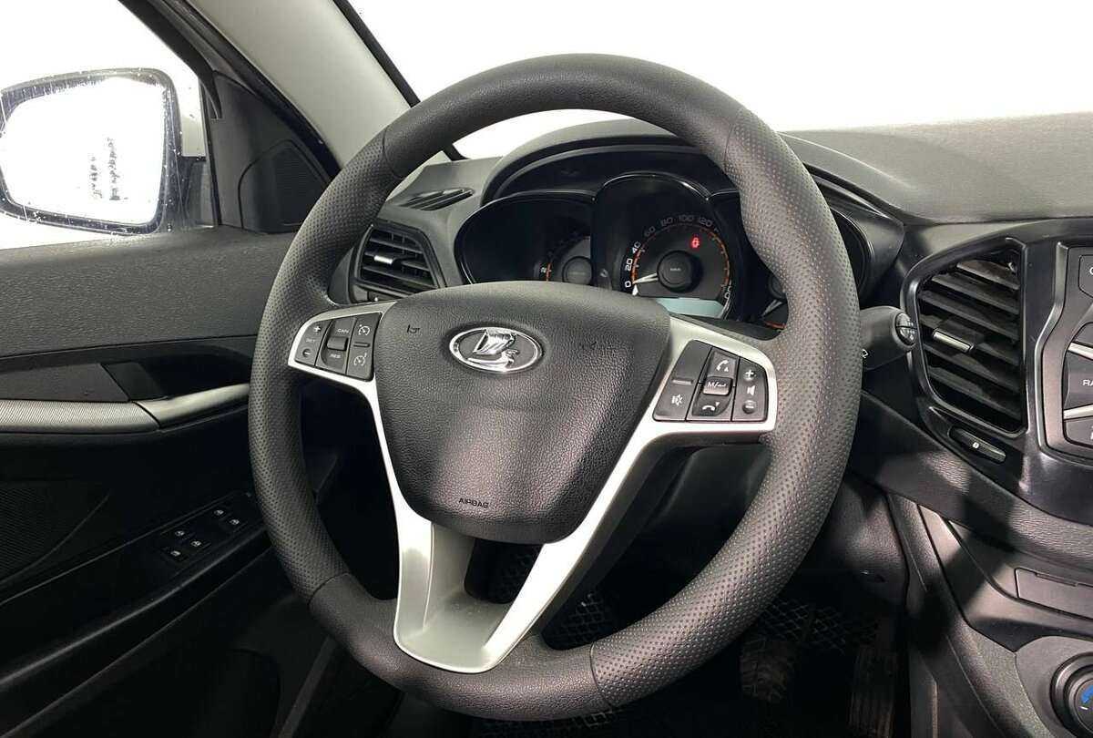 Lada (ВАЗ) Vesta 2019 года с пробегом. Фото: #8