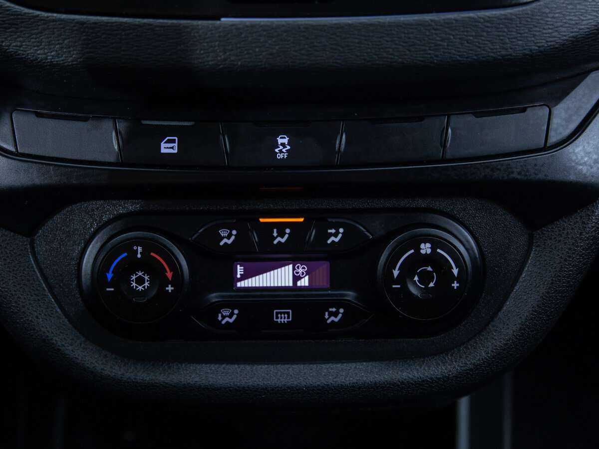 Lada (ВАЗ) Vesta 2018 года с пробегом. Фото: #16