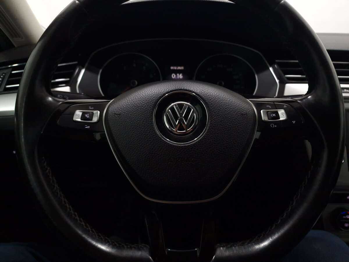 Volkswagen Passat 2015 года с пробегом. Фото: #4