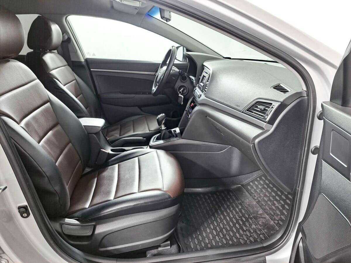 Hyundai Elantra 2017 года с пробегом. Фото: #8