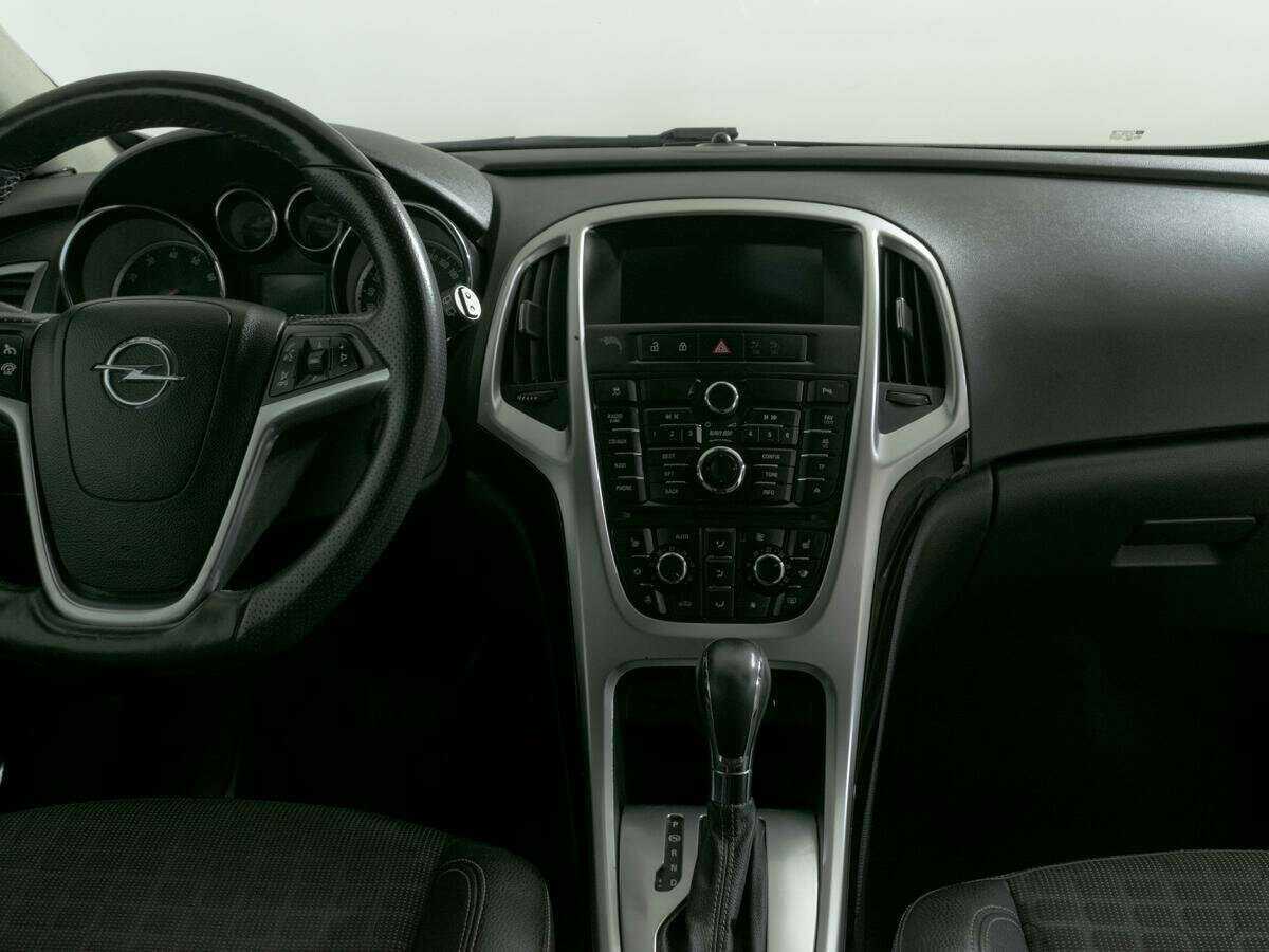 Opel Astra 2013 года с пробегом. Фото: #9