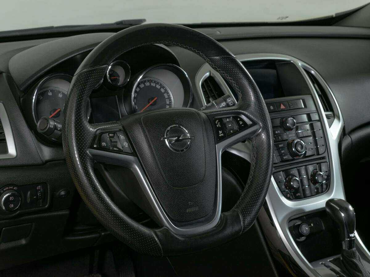 Opel Astra 2013 года с пробегом. Фото: #13