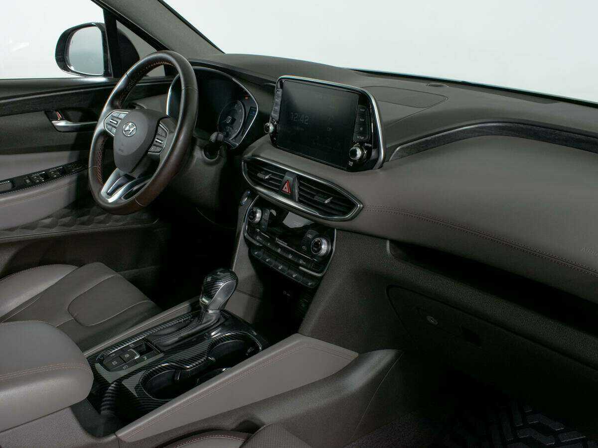 Hyundai Santa Fe 2018 года с пробегом. Фото: #9