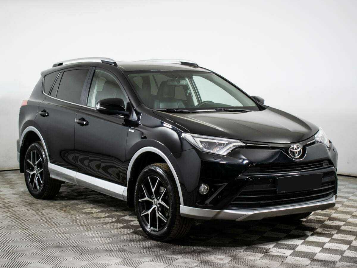 Toyota RAV4 2017 года с пробегом. Фото: #2