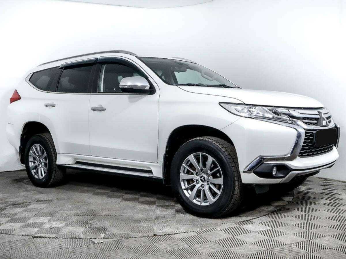 Mitsubishi Pajero Sport 2017 года с пробегом. Фото: #2