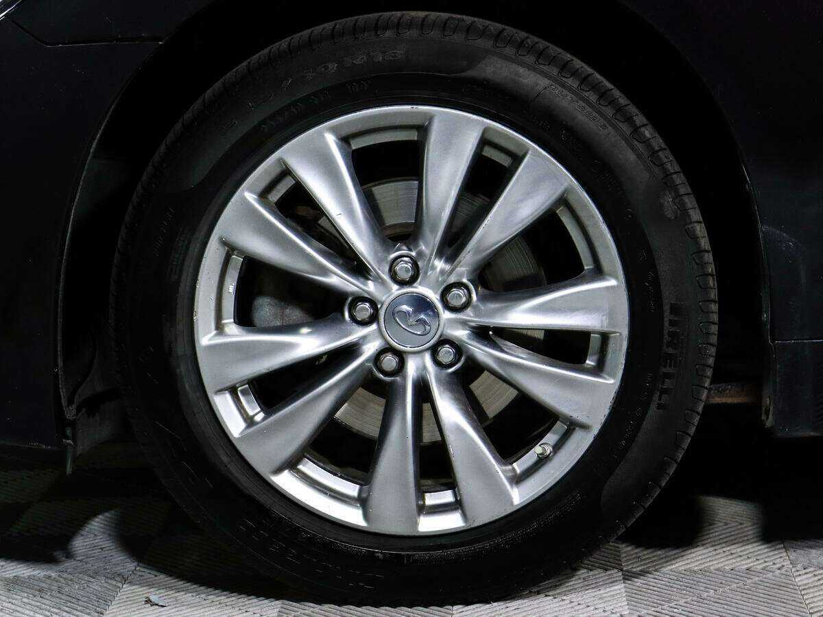 Infiniti Q70 2014 года с пробегом. Фото: #17