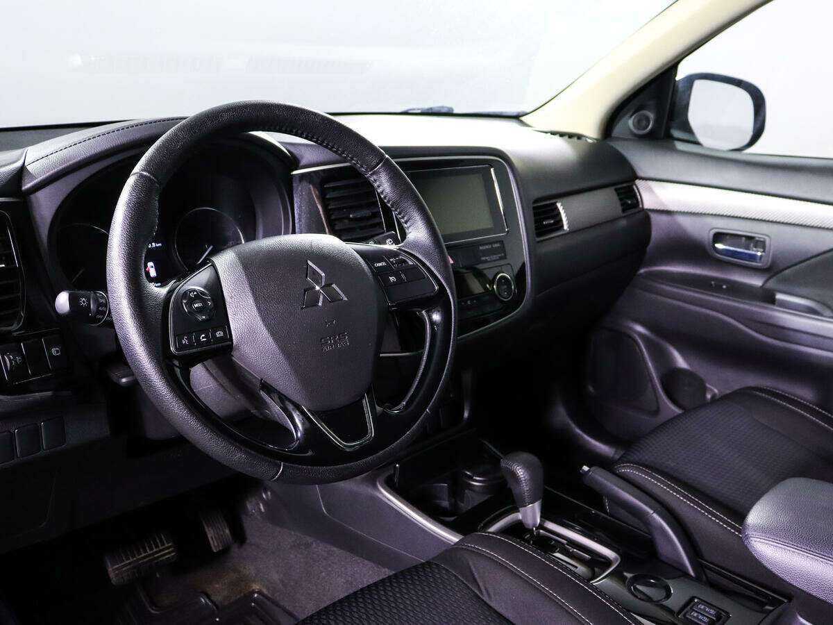 Mitsubishi Outlander 2018 года с пробегом. Фото: #13