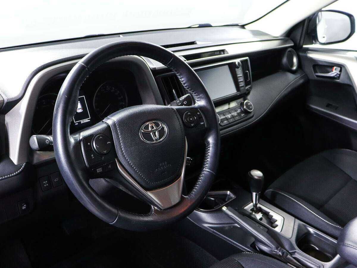 Toyota RAV4 2017 года с пробегом. Фото: #6