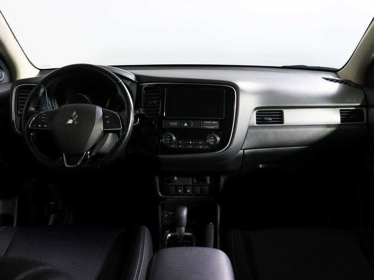 Mitsubishi Outlander 2018 года с пробегом. Фото: #9